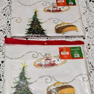 Bioworld Grinch Sleigh Bell Bistro Tablecloth - Red and Green